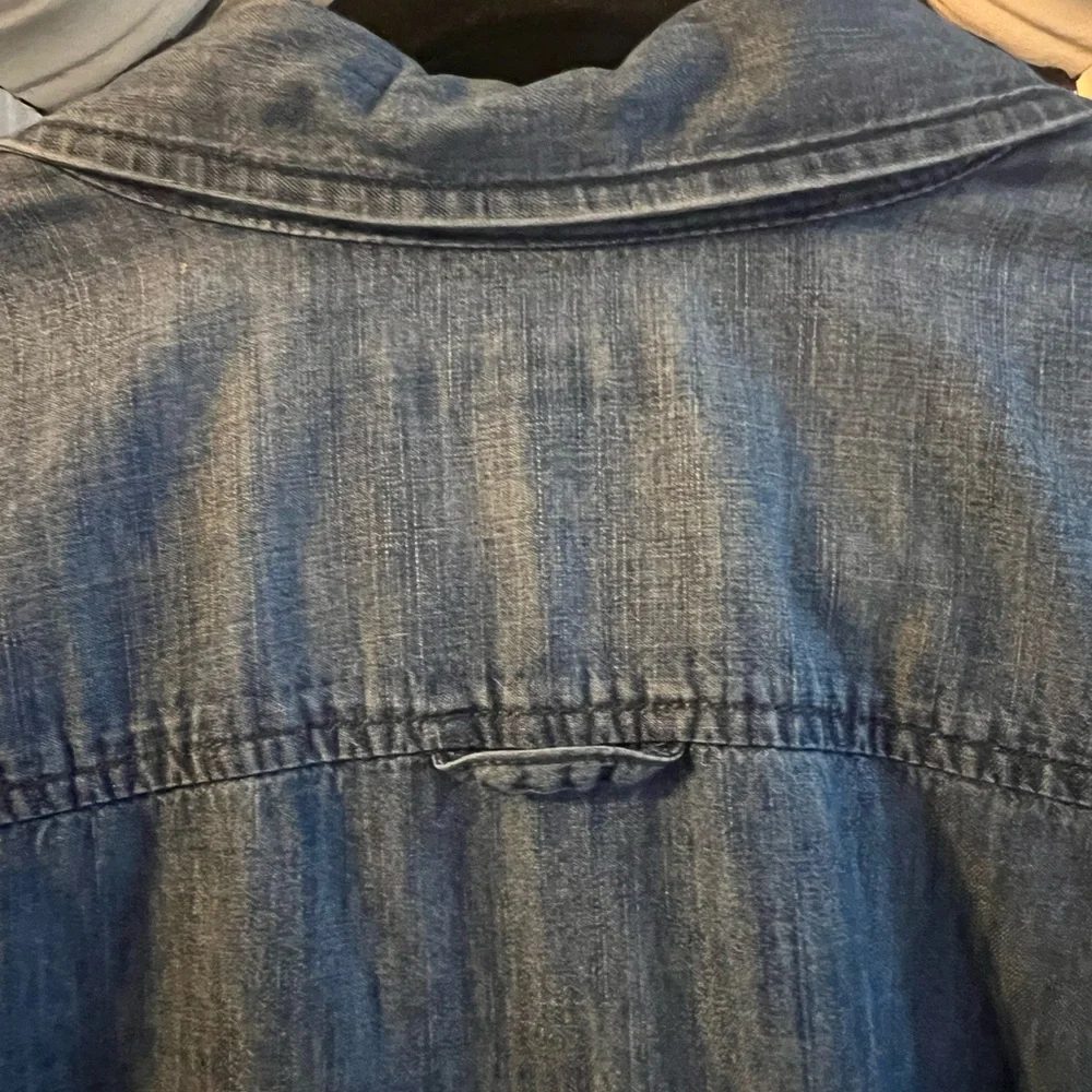 Liz Claiborne Classic Blue Denim Top - Picture 10 of 14
